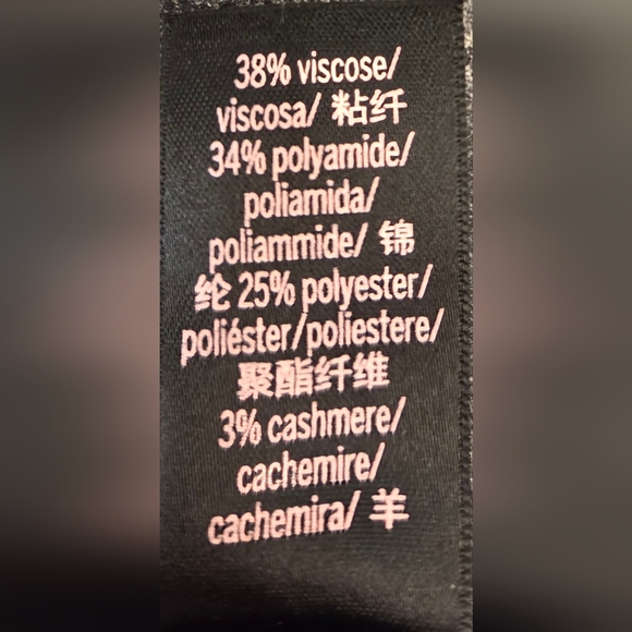 RED Victorias Secret Cashmere Sweater from their Cashmere Collection. - Picture 6 of 6